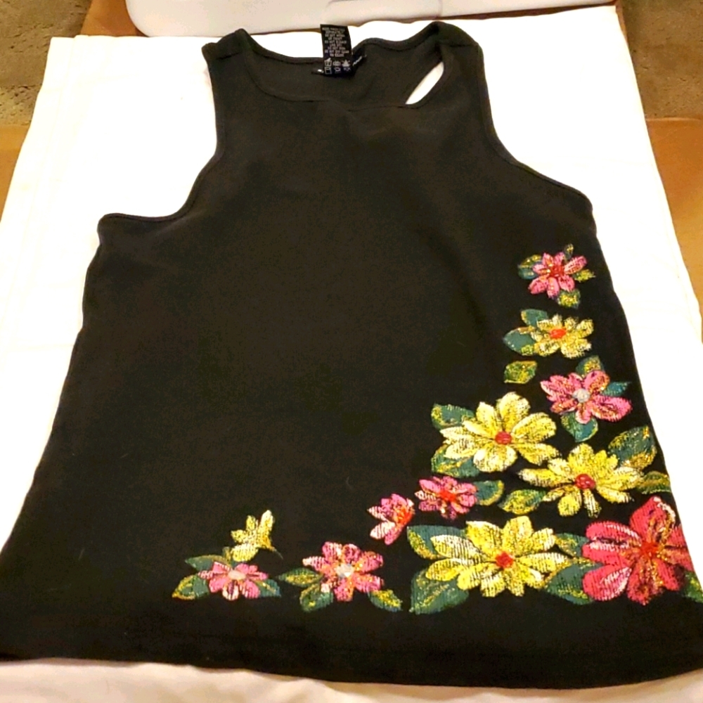 Express Jeans Black Floral L. Tank Top